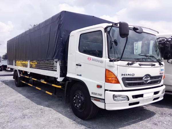 Dịch vụ thay Kính chắn gió xe tải Hino 8 tấn tận nơi